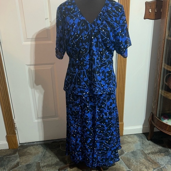 Kasper Blue and Black Matching Set Skirt Size Medium and Top Size Large - Picture 1 of 6